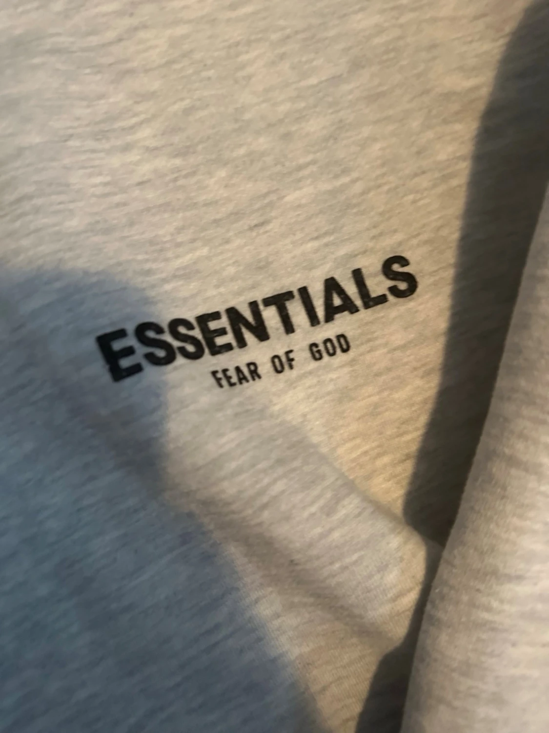 Grå essentials hoodie - 1