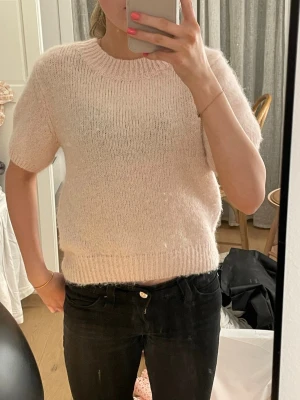 Ljusrosa stickad tröja Gina Tricot - Använd fåtal gånger 