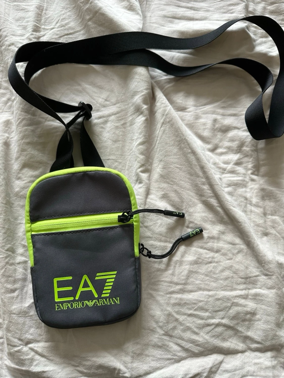 EA7 Emporio Armani axelväska grå/neon