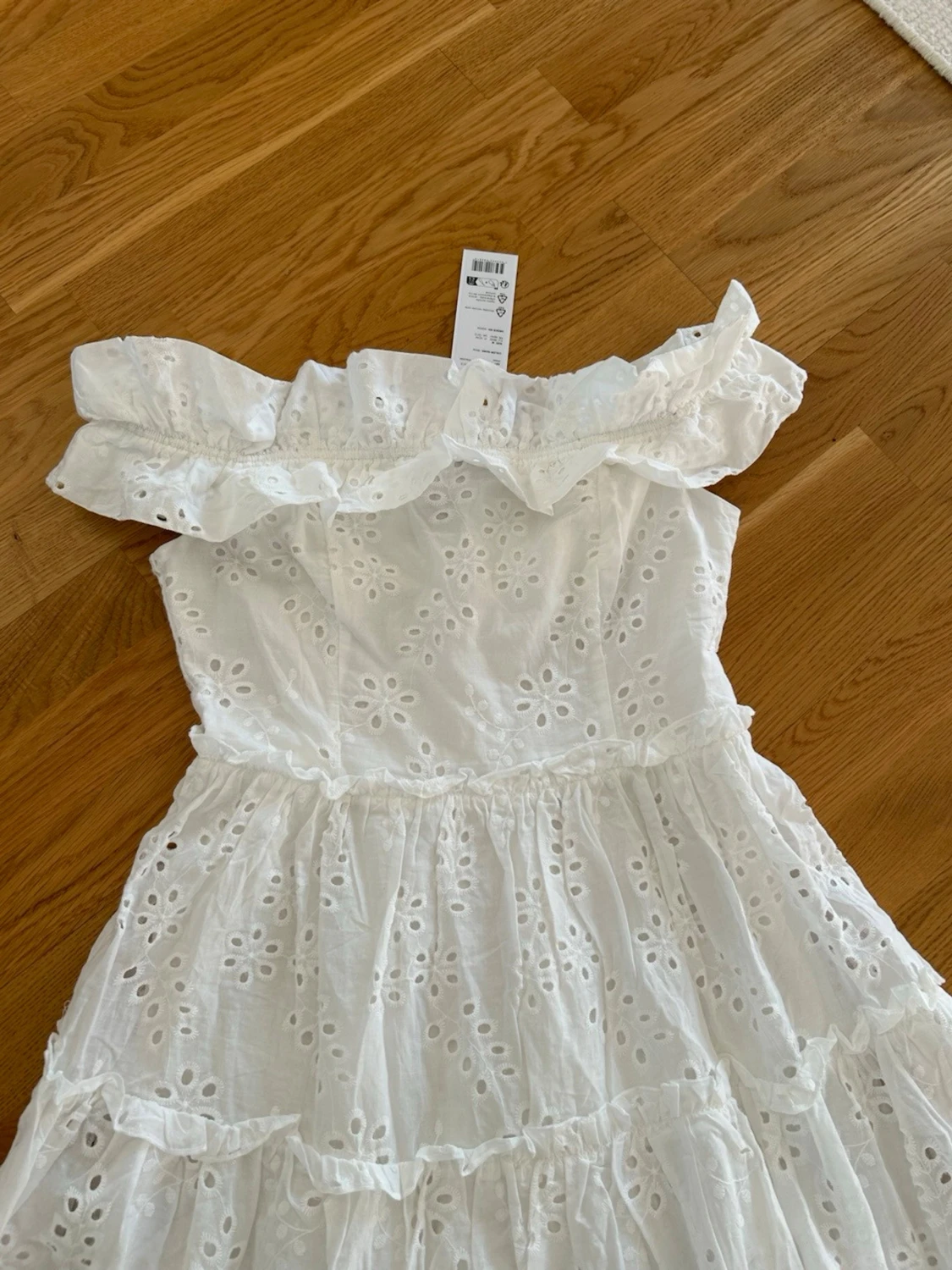  Ny Vit offshoulder klänning med volang - 2