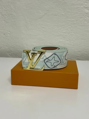 Lv Bälte - Helt ny aldrig använd. Storlek 110cm. Snabb frakt. Endast bälte