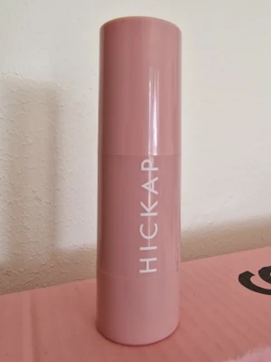 Hickap Bronze och Contour stick - Hickap contour och bronzer stick i färgen Golden Truffle. Endast testad. 