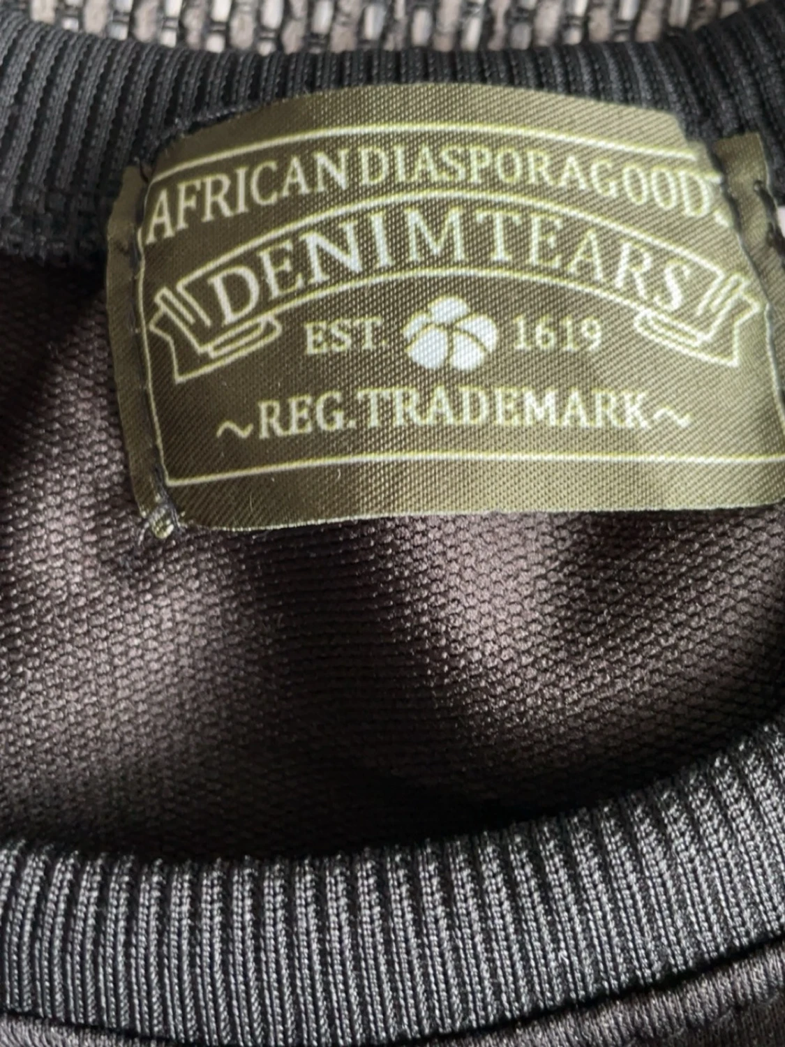 Svart set med grått mönster - 2