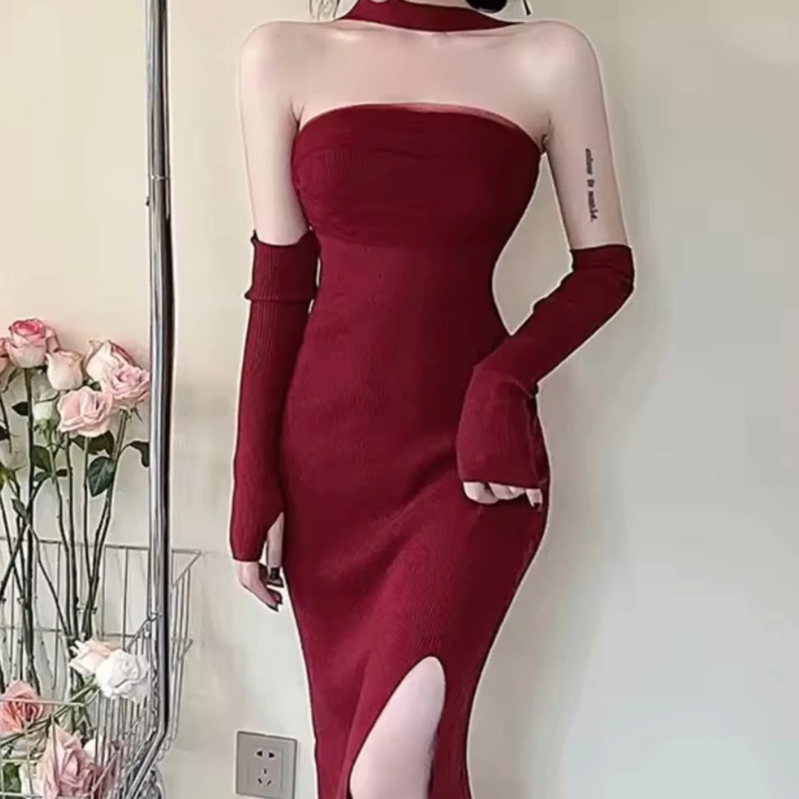 MörkRöd axelbandslös långklänning öppna Axel