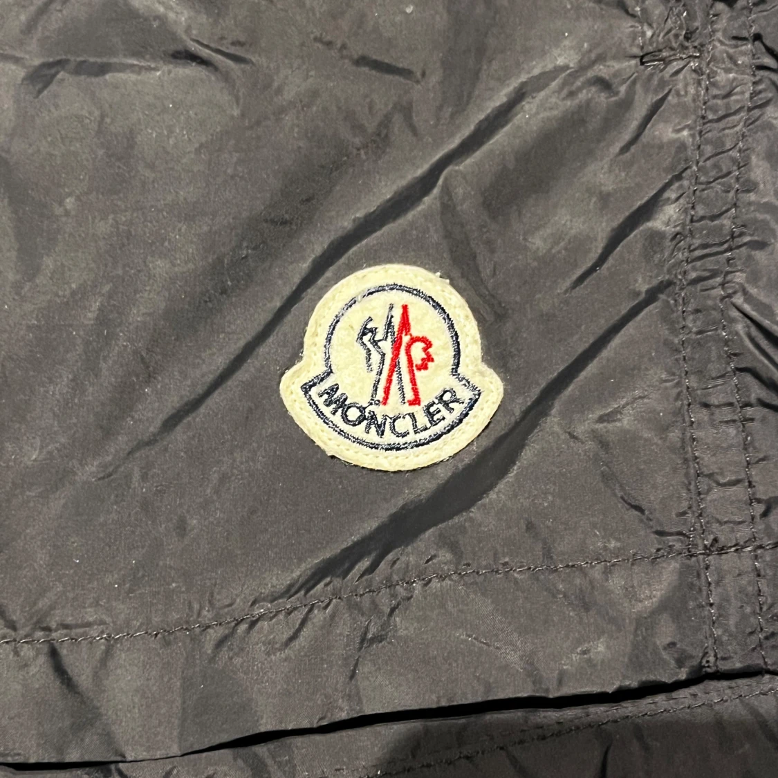 Svarta shorts från Moncler med dragkedja - 1