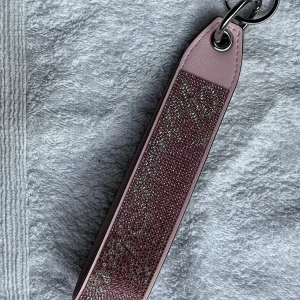 Rosa nyckelring från Victorias Secret🩷 - Superfin rosa nyckelring med rhinestones🩷