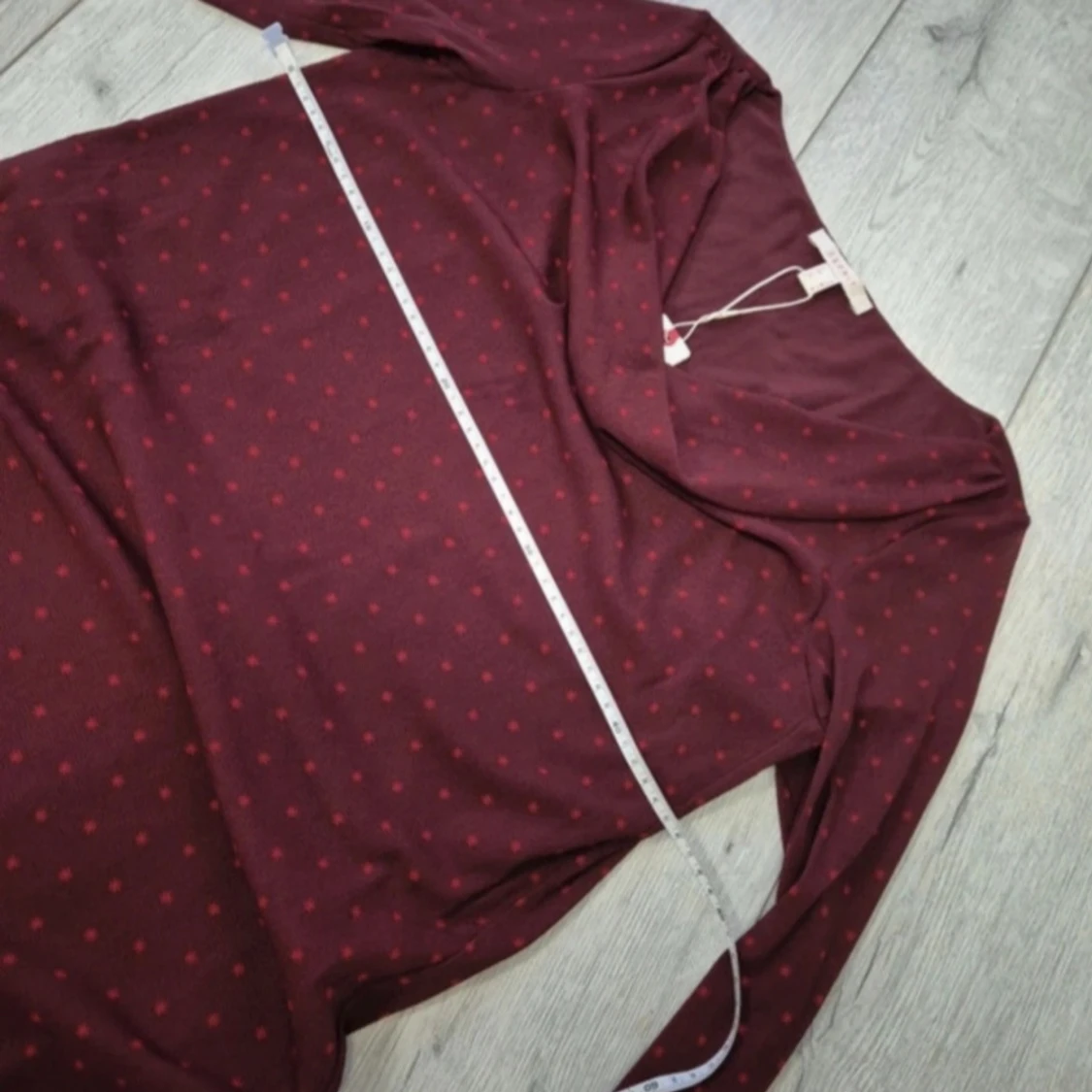 Vinröd prickig klänning från Esprit - 4