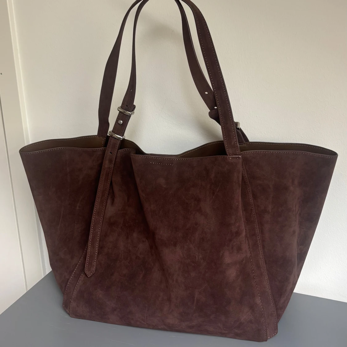 Stor brun mocka väska