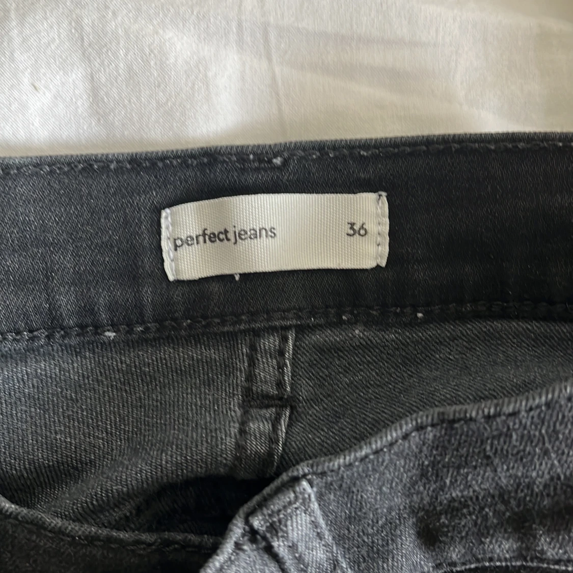 Svarta bootcut jeans från Perfect Jeans - 2