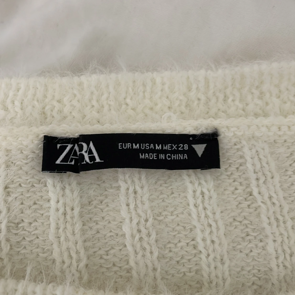 Vit ribbad stickad tröja från Zara - 2