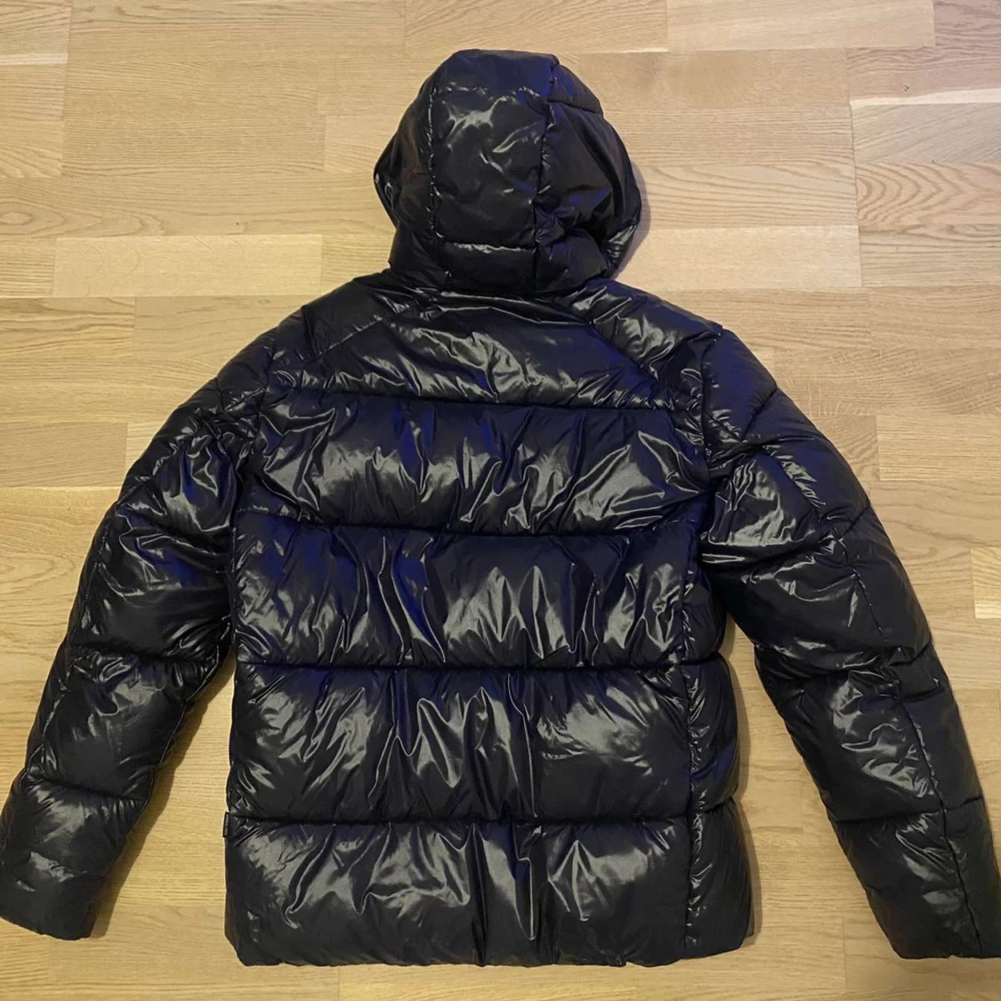 Save the duck jacka - 1