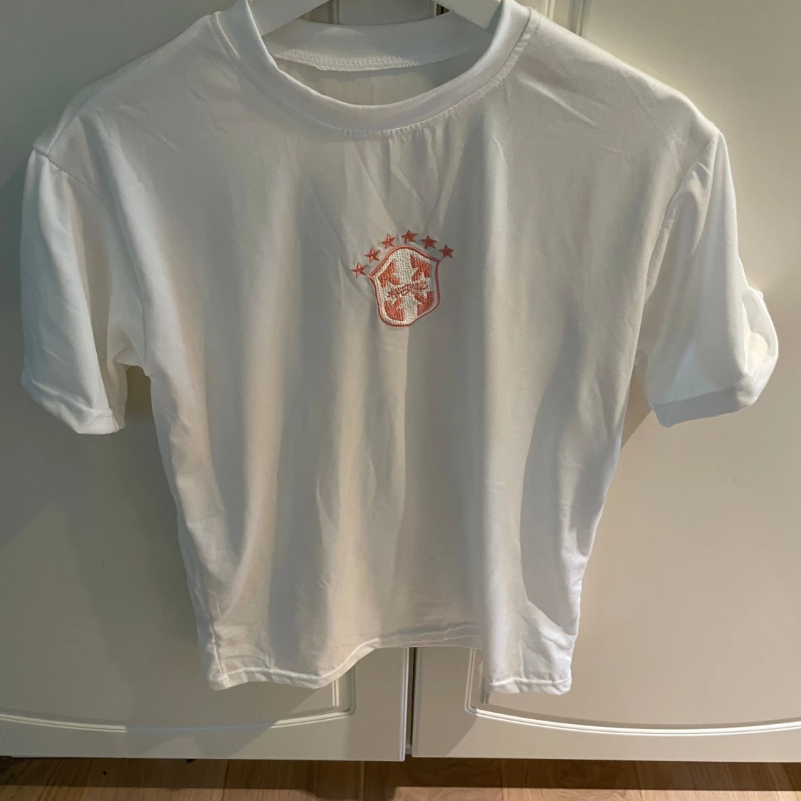 Vit brasiliansk märkes T-shirt  - 1