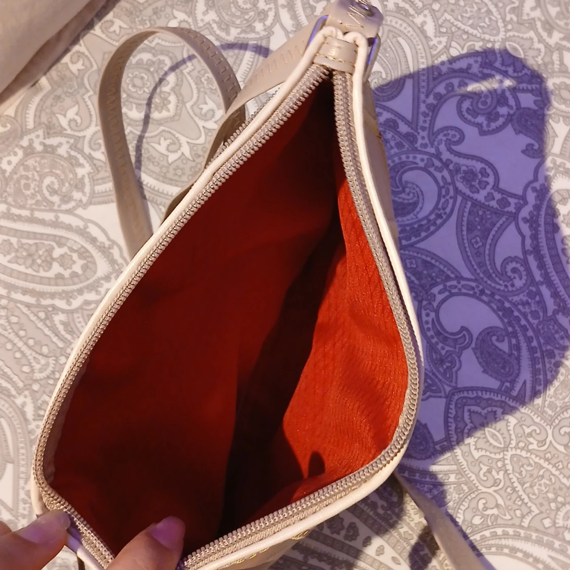 Beige och vit rutig axelväska i skinn - 3