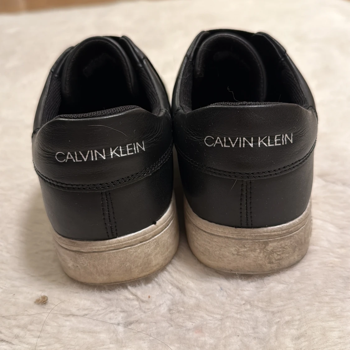 Svarta sneakers från Calvin Klein - 2