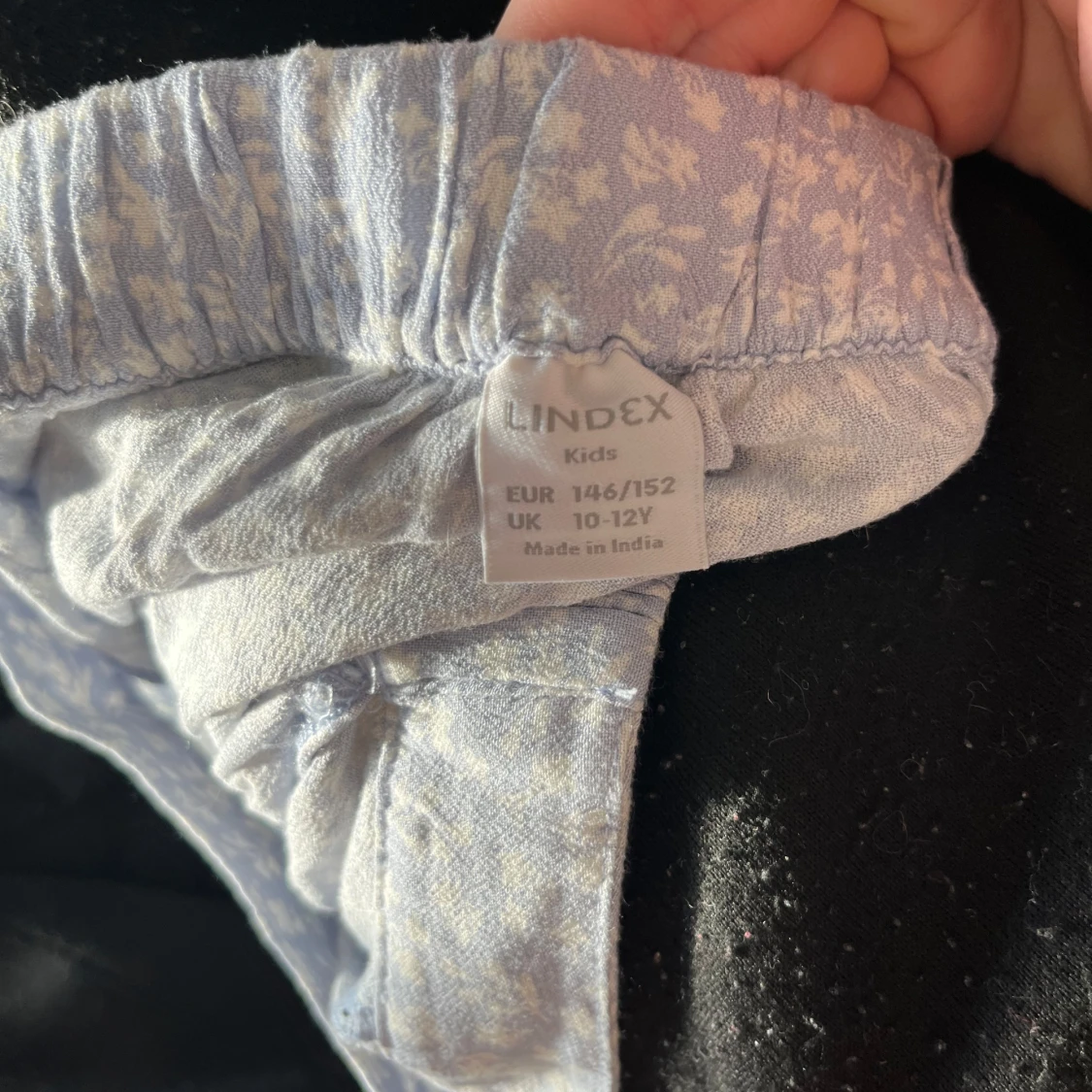 Blommig kjol från Lindex - 2