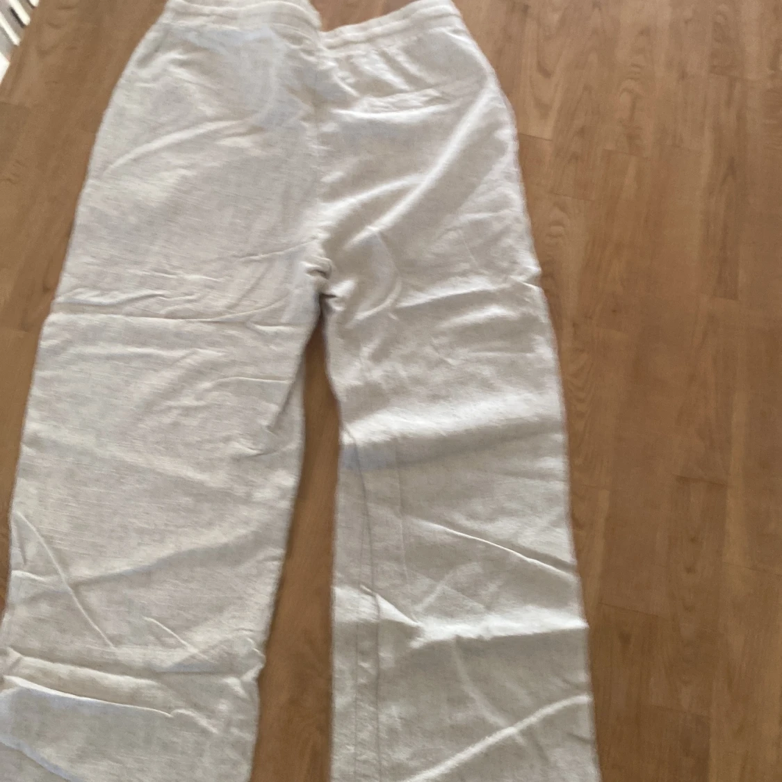 Beigea linnebyxor med snörning - 2