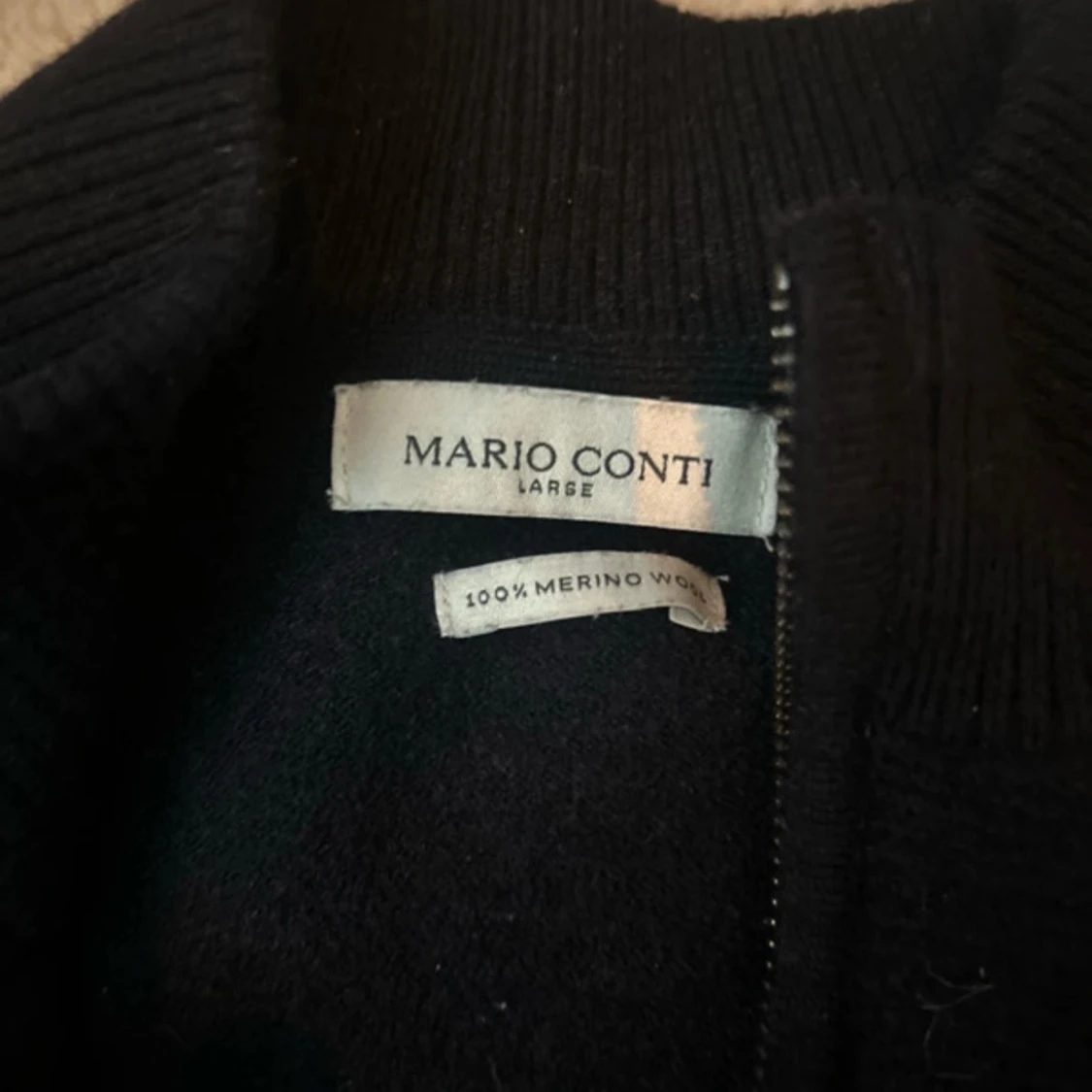 Svart tröja från Mario Conti - 1