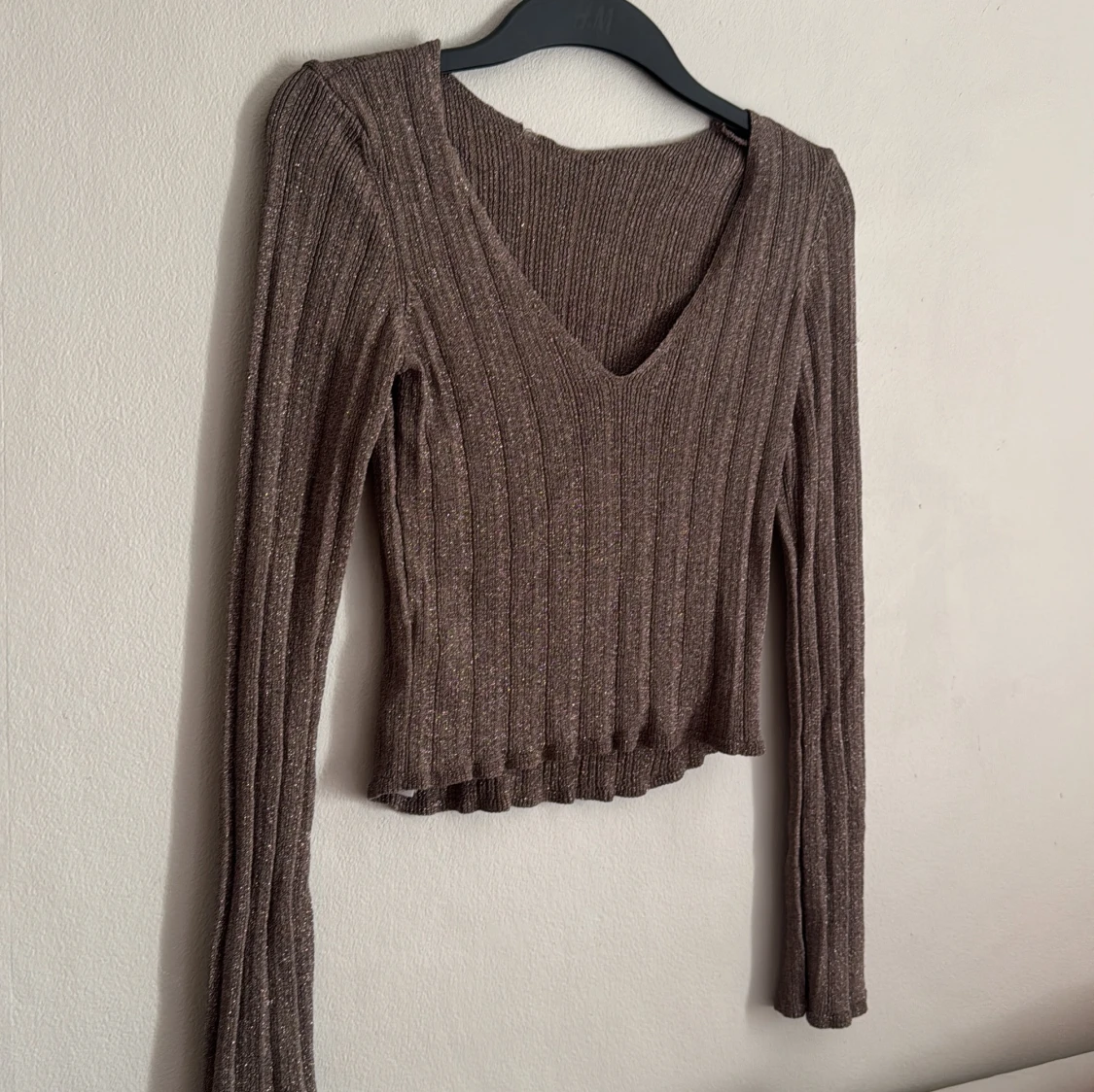 Brun ribbad tröja