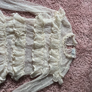 Super söt blus - Fin blus från danity, genomskinlig