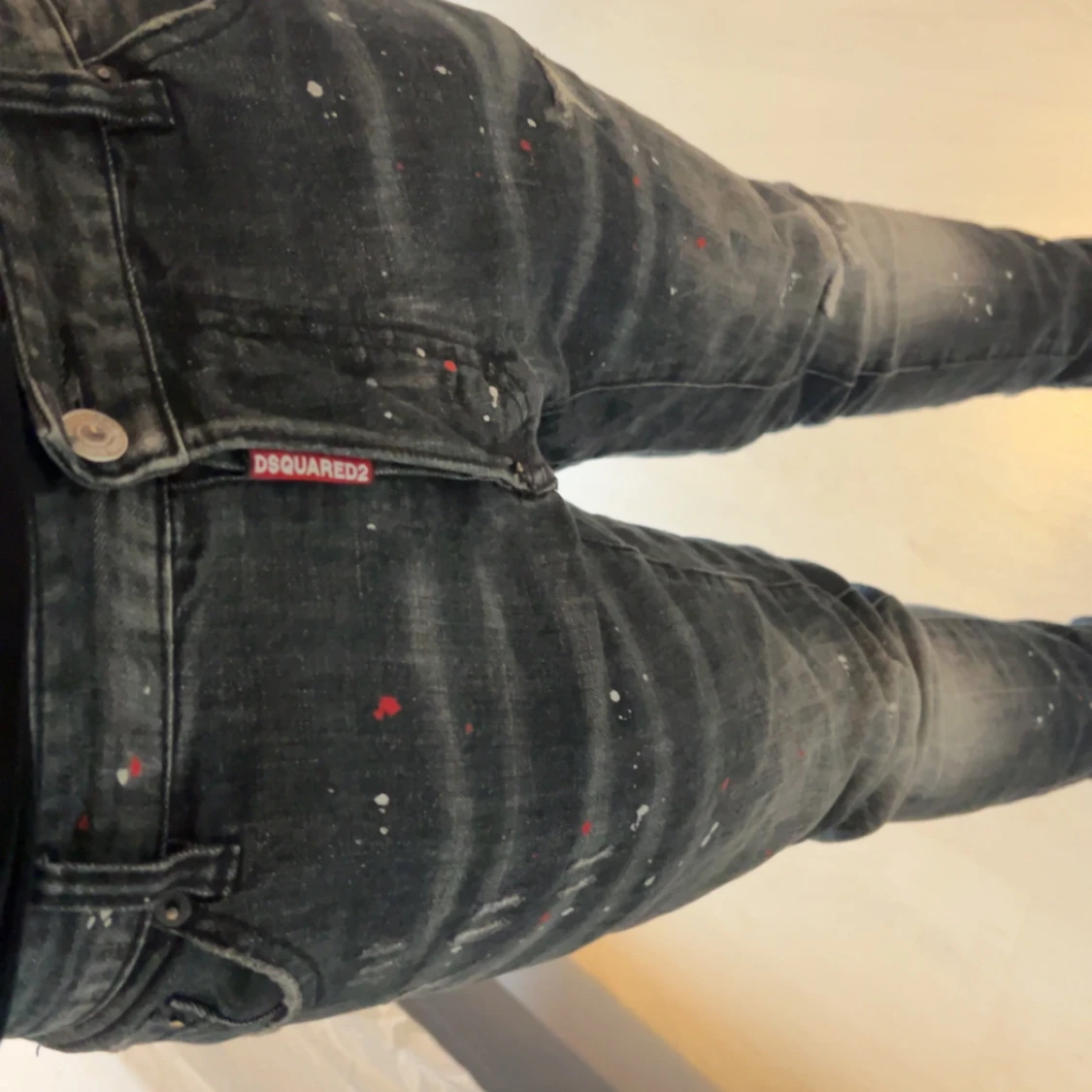 Svarta jeans med färgstänk från Dsquared2 - 3