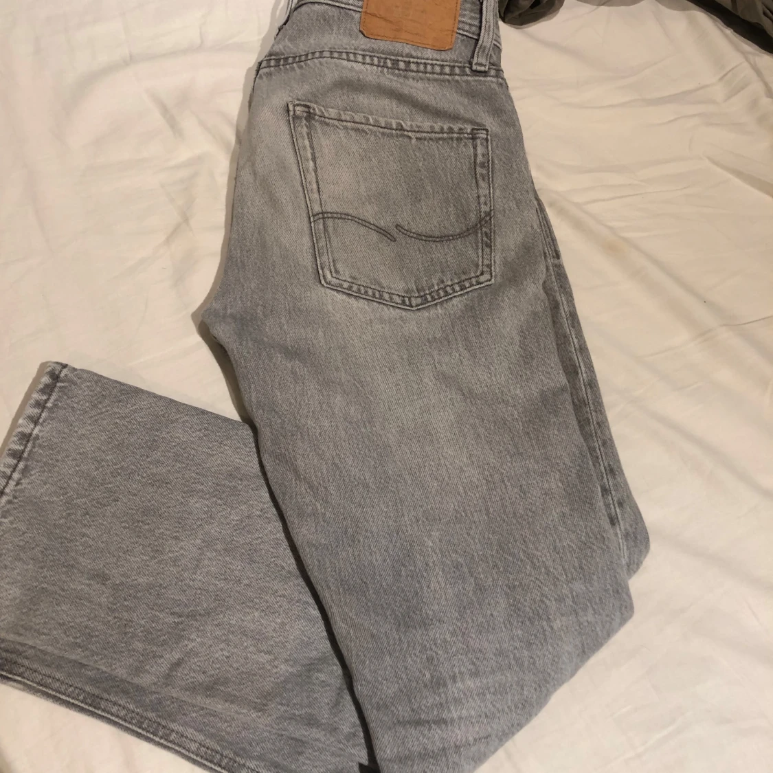 Grå jeans från Jack & Jones - 1