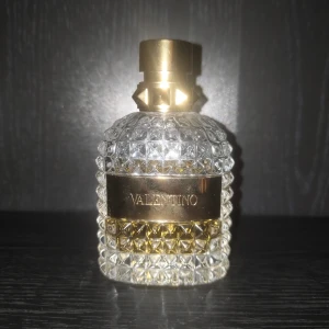 Valentino Uomo edt  - 60-65ml kvar