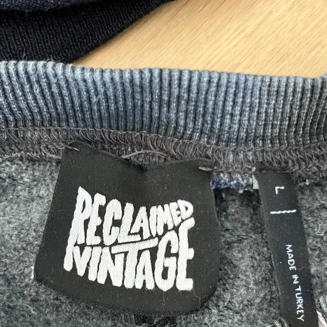 Grå sweatshirt från Asos - 1