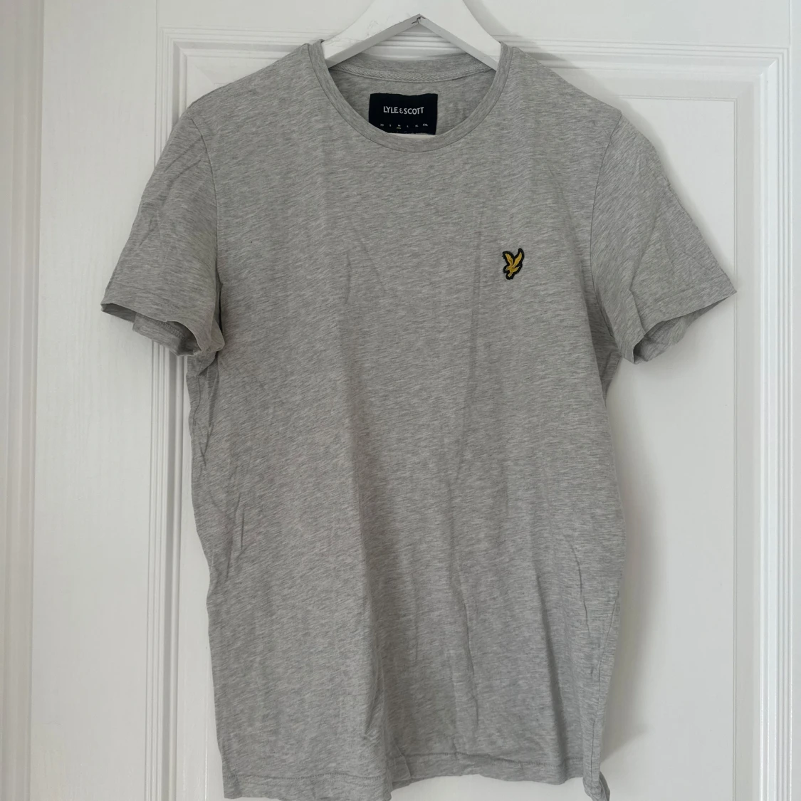Grå t-shirt från Lyle & Scott