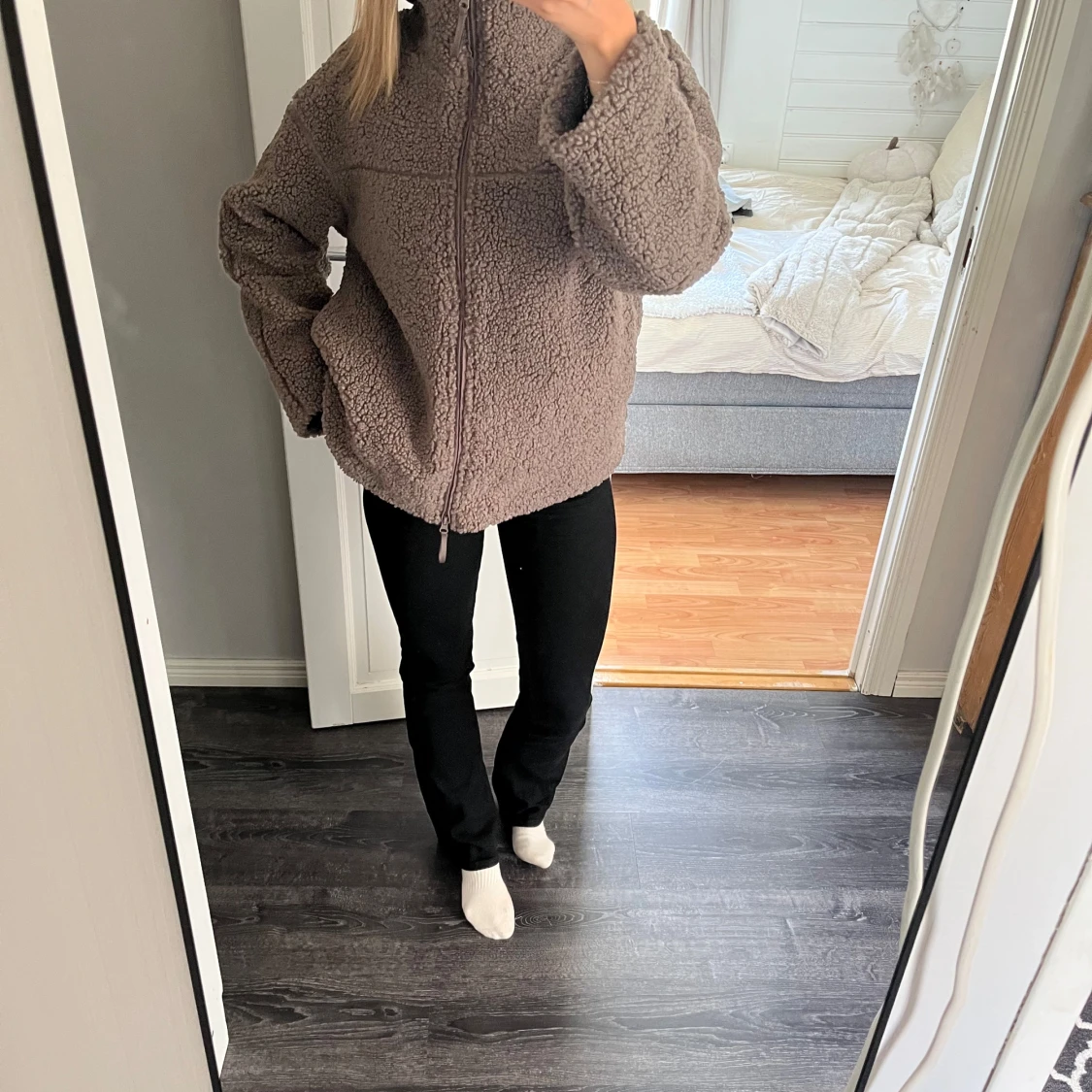 Beige teddyjacka från ginatricot  - 1