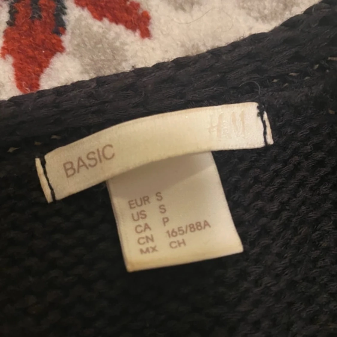 Svart v-ringad tröja från H&M BASIC - 1