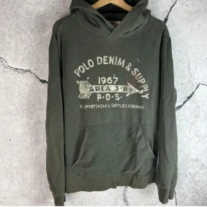 Polo Ralph lauren hoodie  - Schysst polo Ralph lauren tröja. Hör av dig vid minsta fundering!