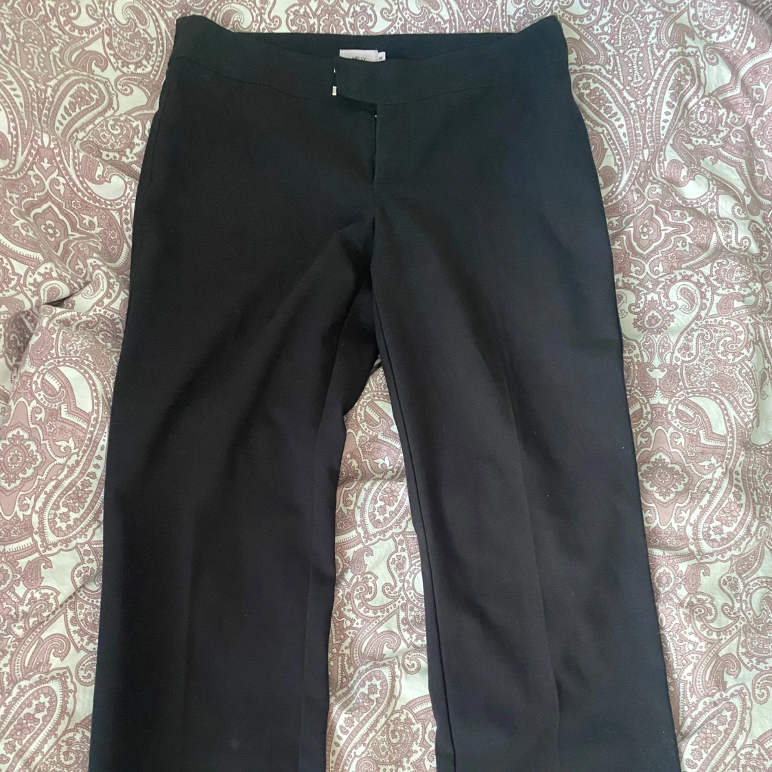 Kostymbyxor från Nelly strl 36 helt NYA!