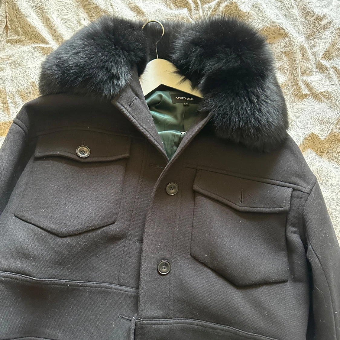 Svart jacka med fuskpäls från MEOTINE - 1