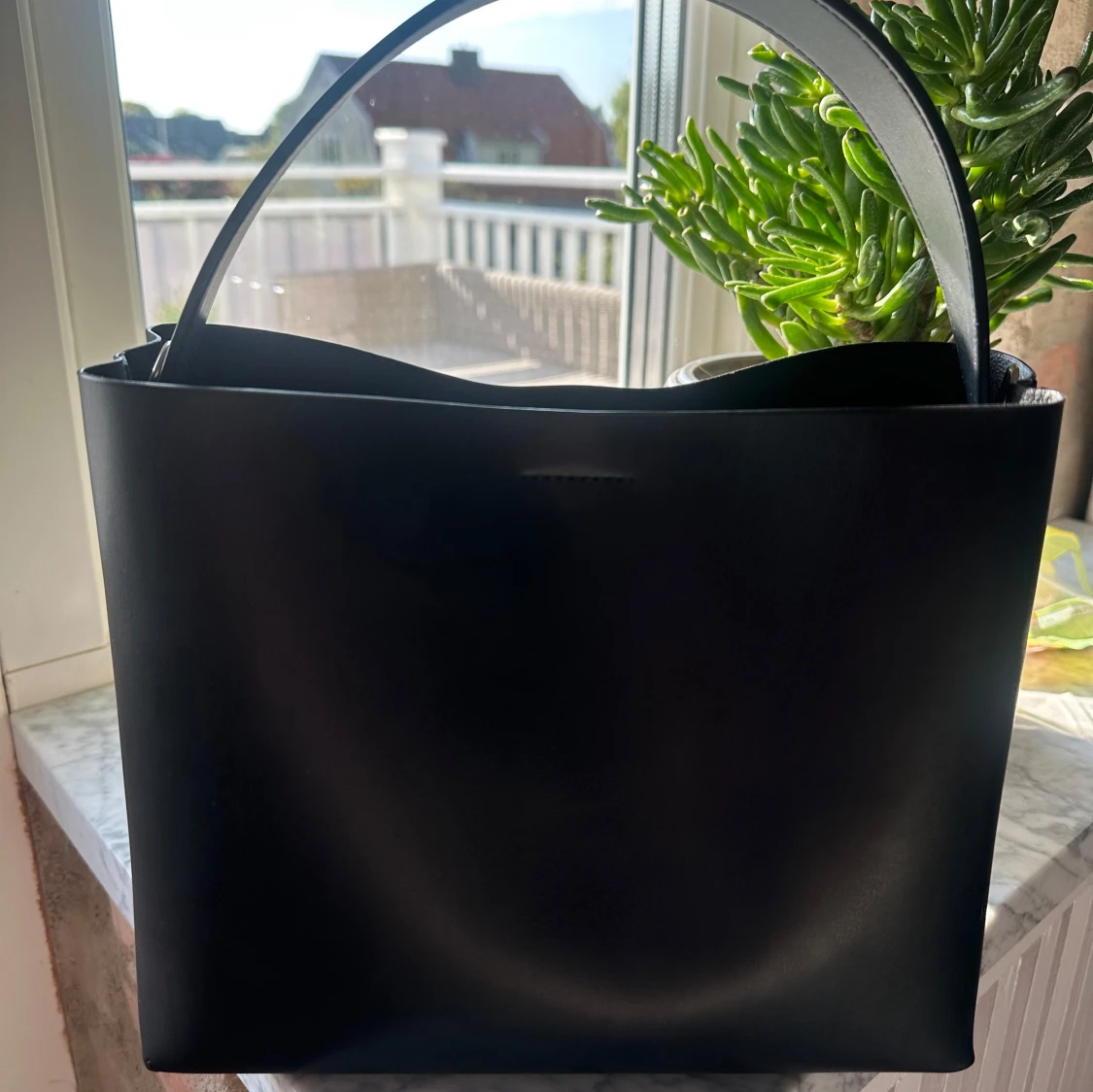 Svart handväska i skinn - 2