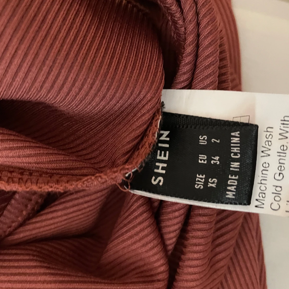 Rostbrun croppad omlottopp  - 2