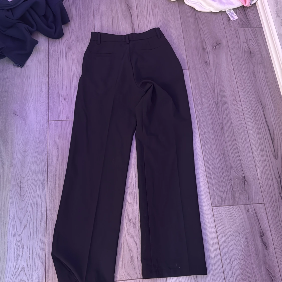 Svarta kostymbyxor med raka ben - 1