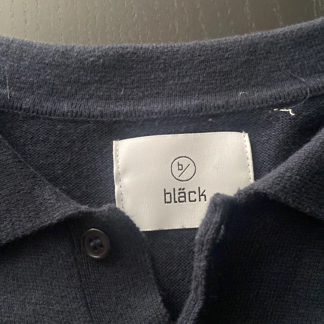 Marin blå långärmad pikétröja från Bläck - 2