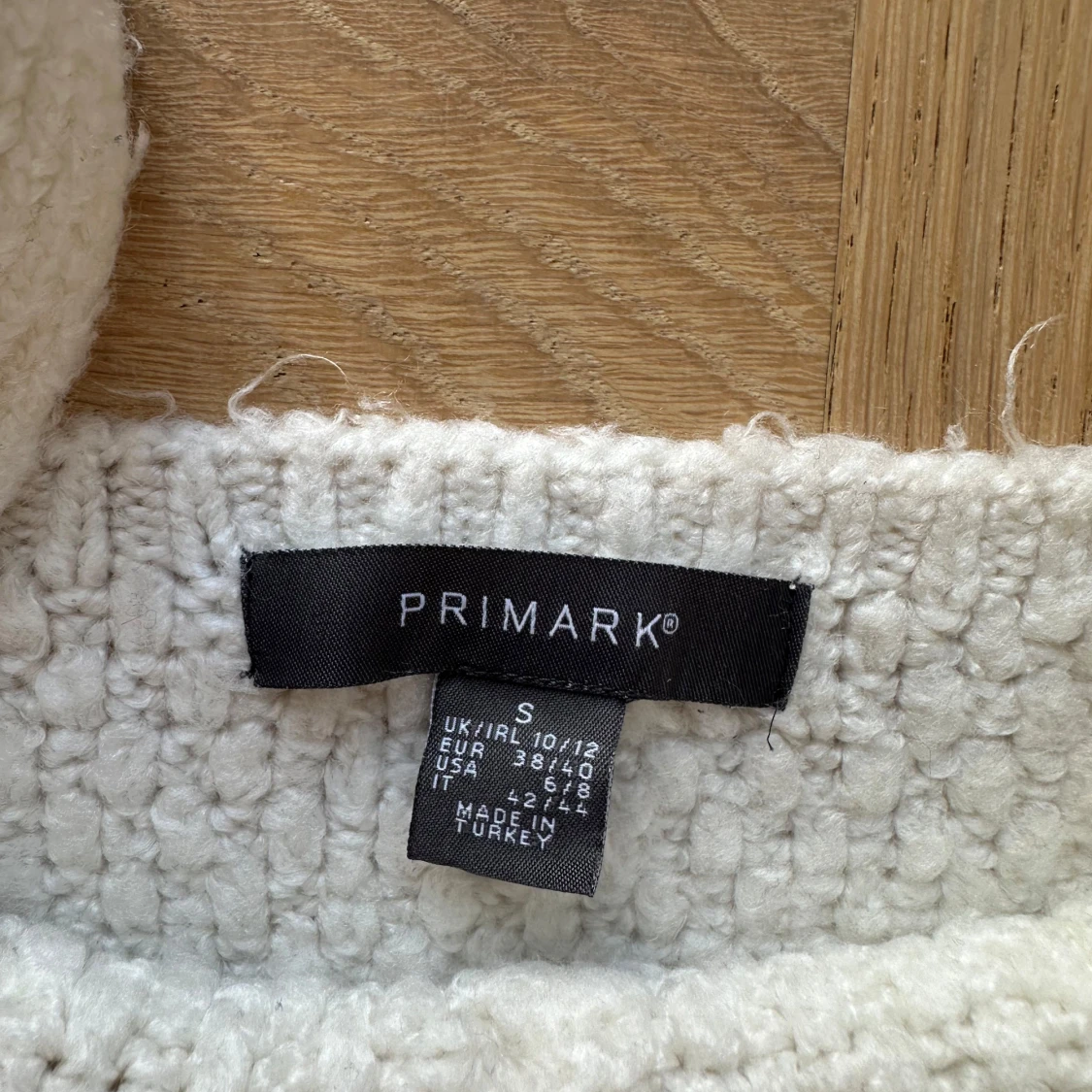 Vit stickad croppad linnetopp från Primark - 3