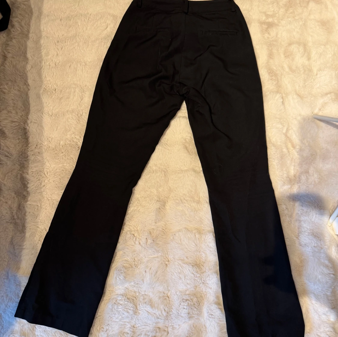 Svarta kostymbyxor med bootcut - 1