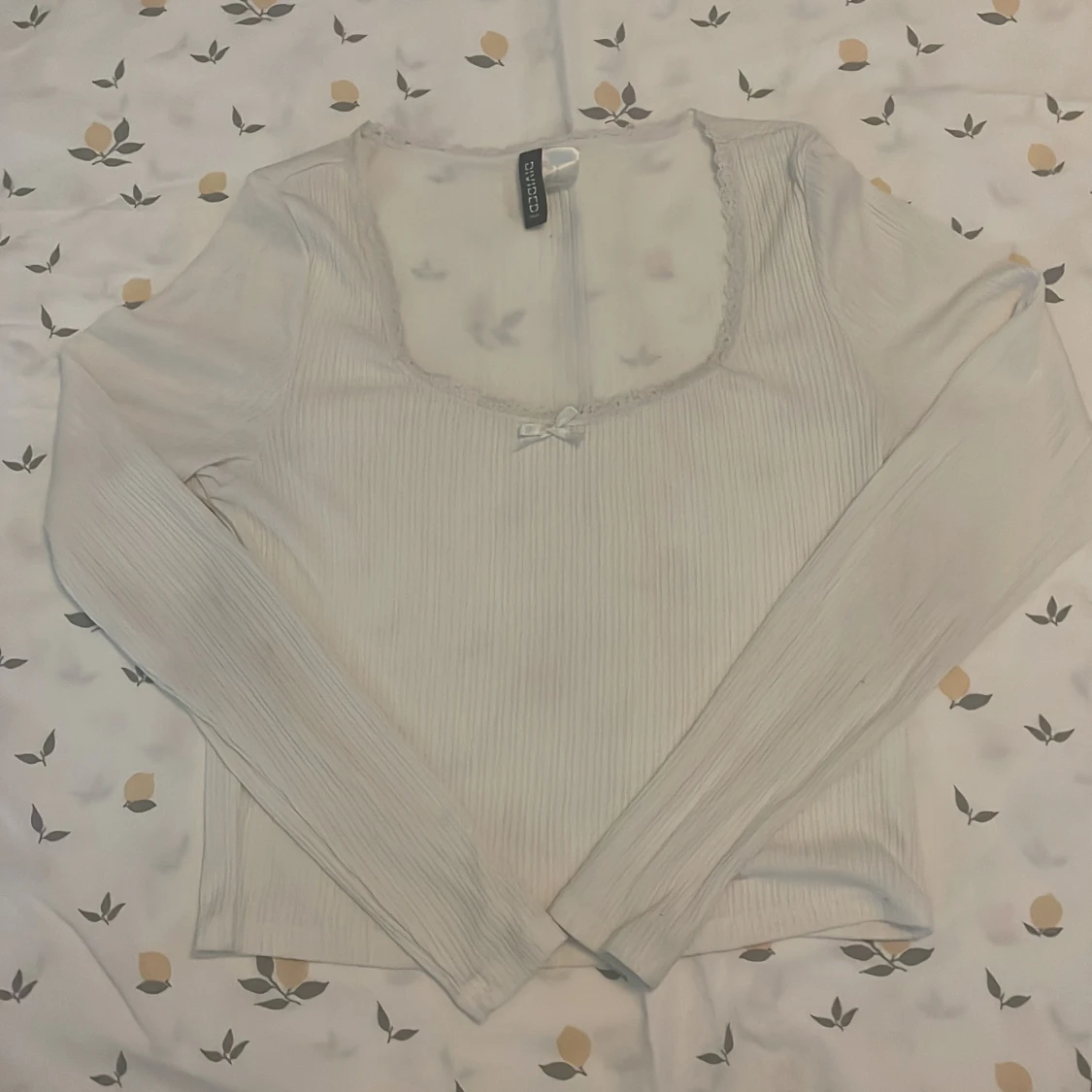 Vit ribbad topp från H&M