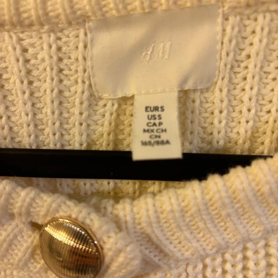 Beige stickad kofta från H&M - 2