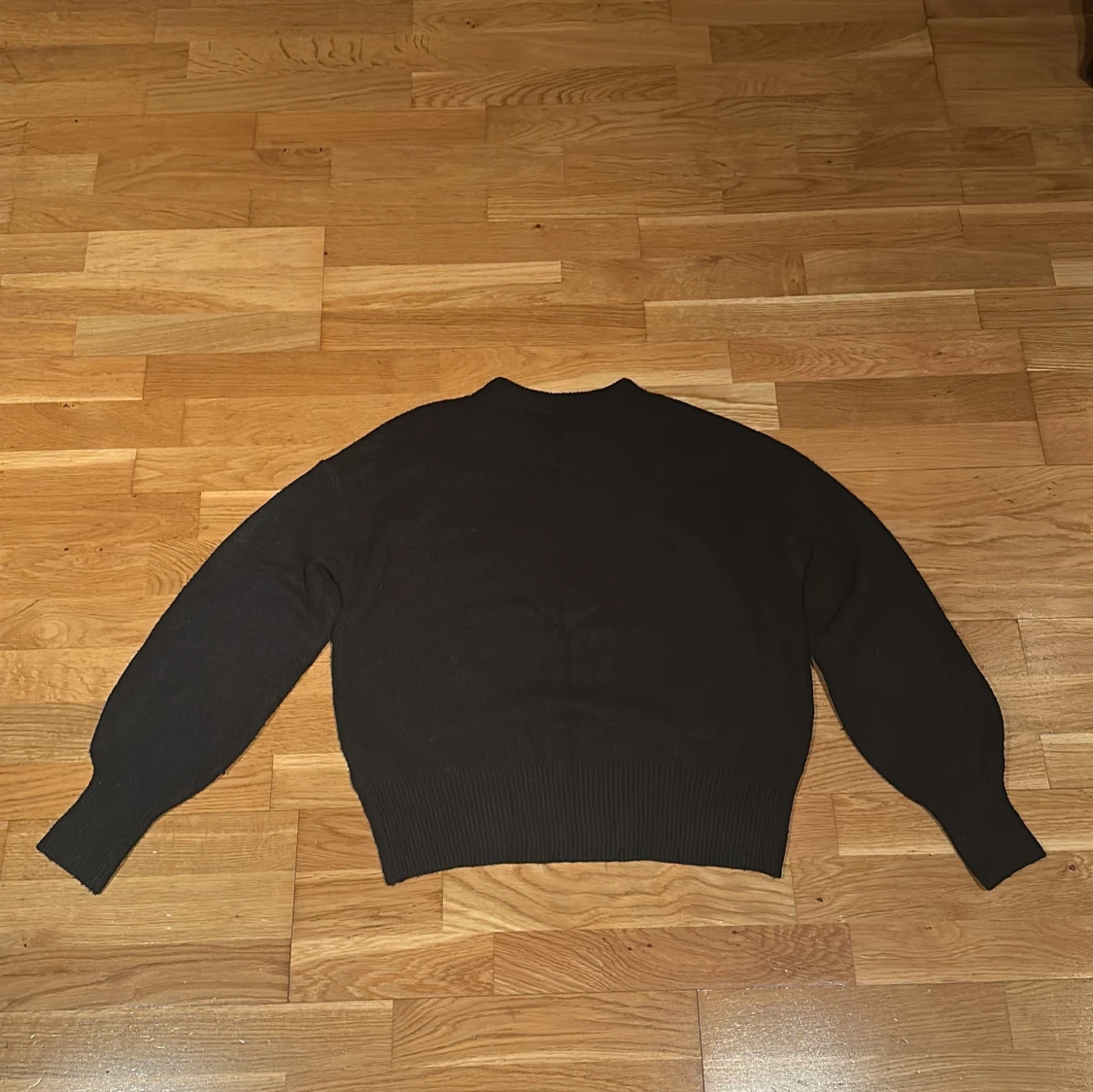 Svart tröja från BikBok - 1