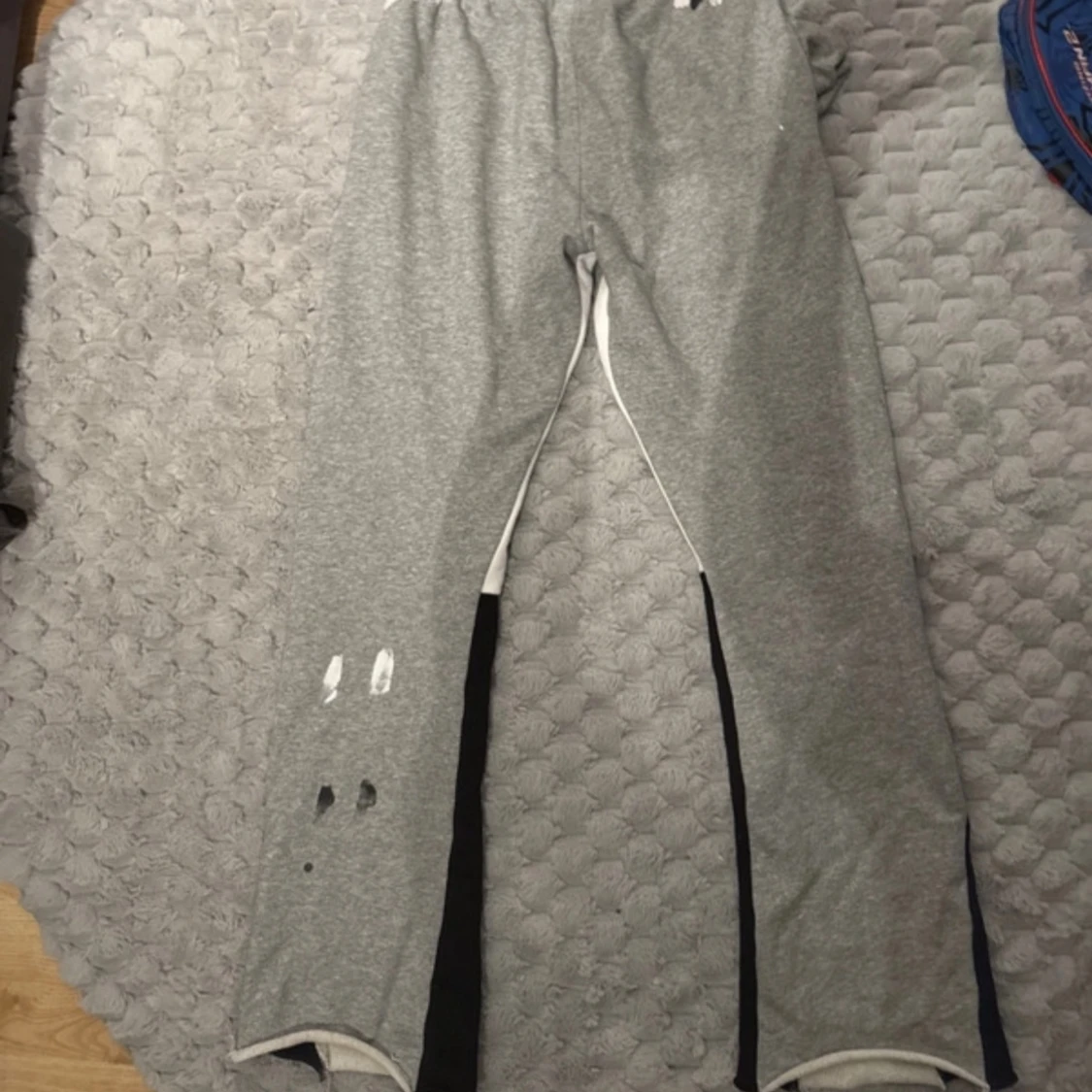 Grå mjukisbyxor från Gallery Dept. - 3