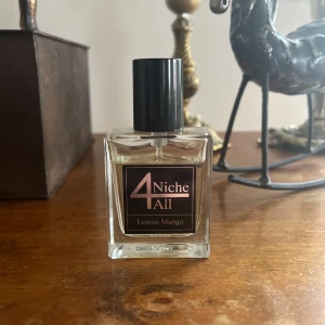 Niche4all Lemon Mango - Niche4all lemon mango ca 25 ml kvar, hör av er vid funderingar!