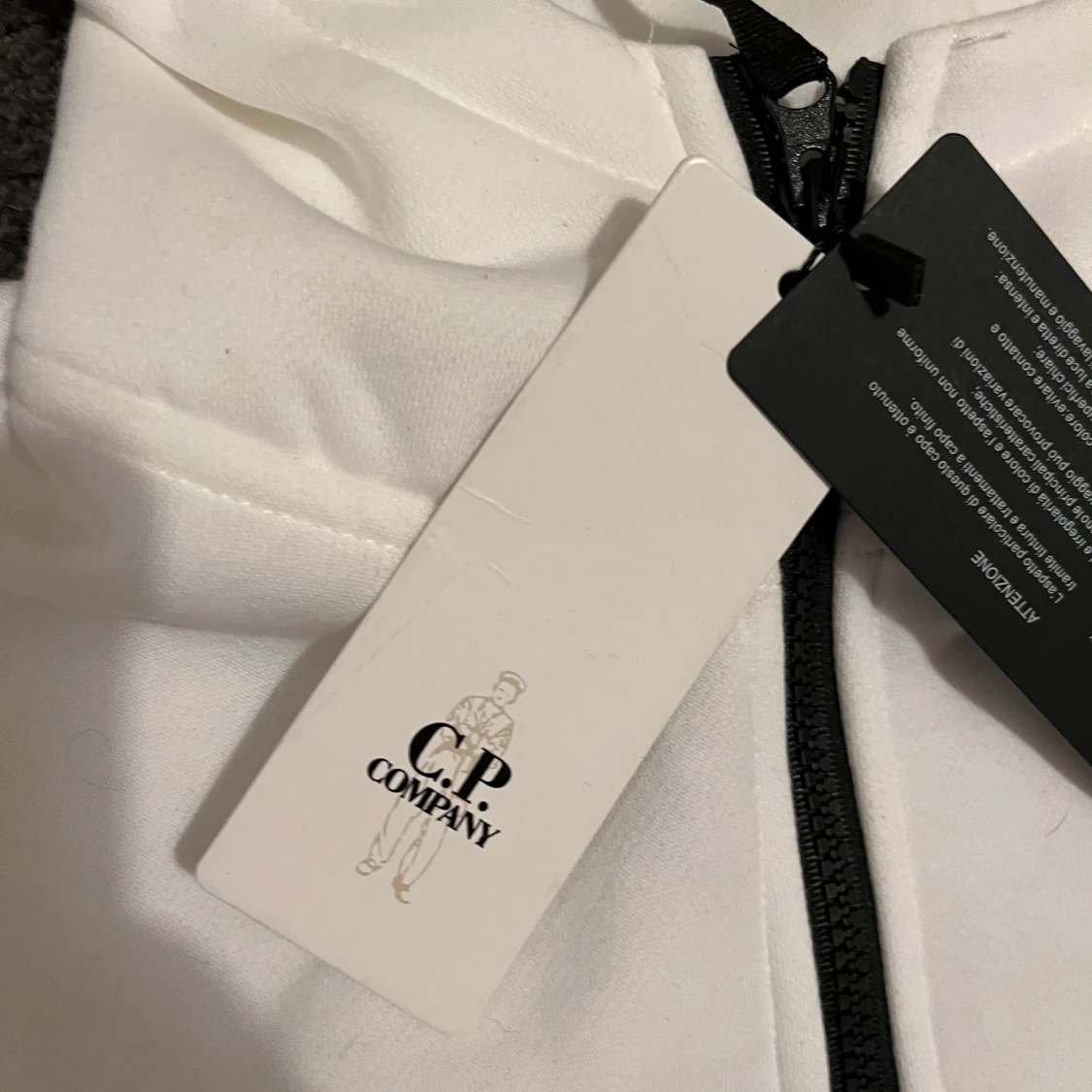 Vit hoodie från C.P. Company - 2