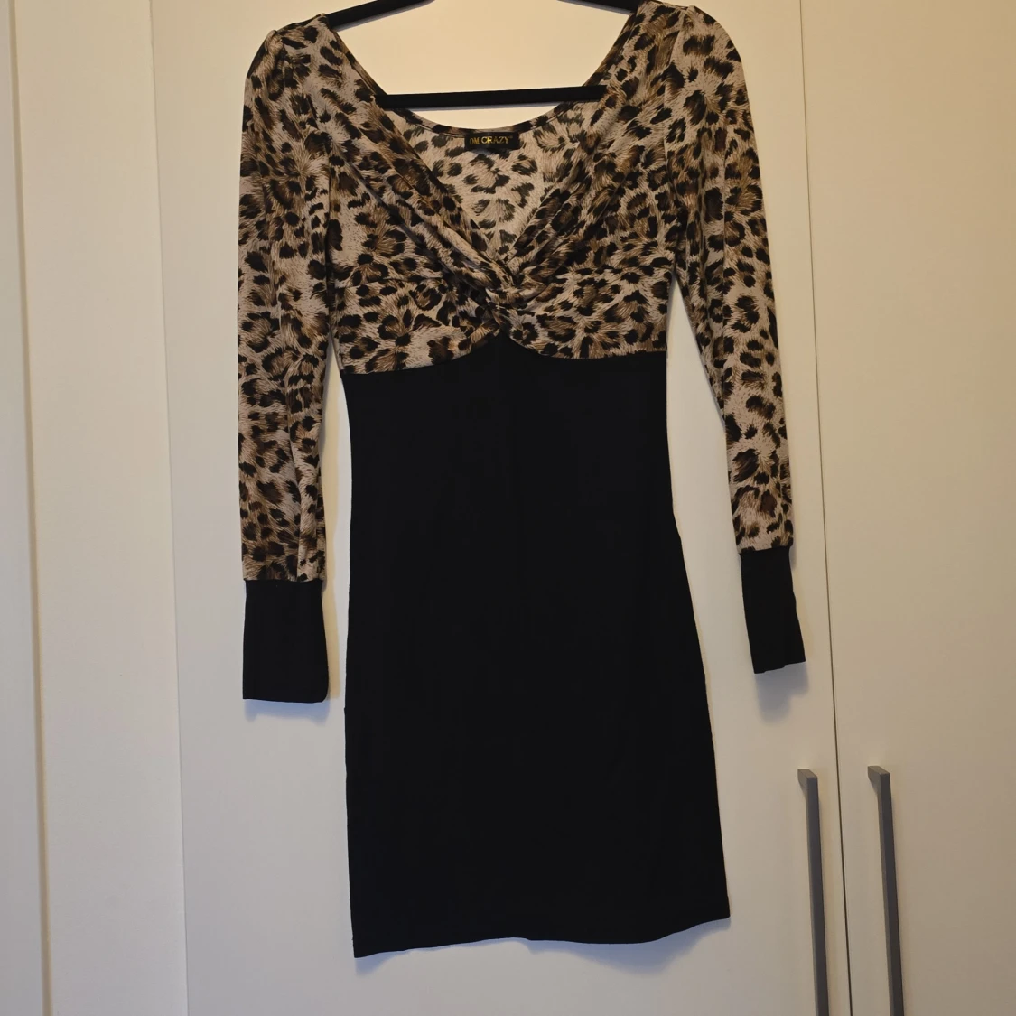 Leopardmönstrad klänning från Om Crazy