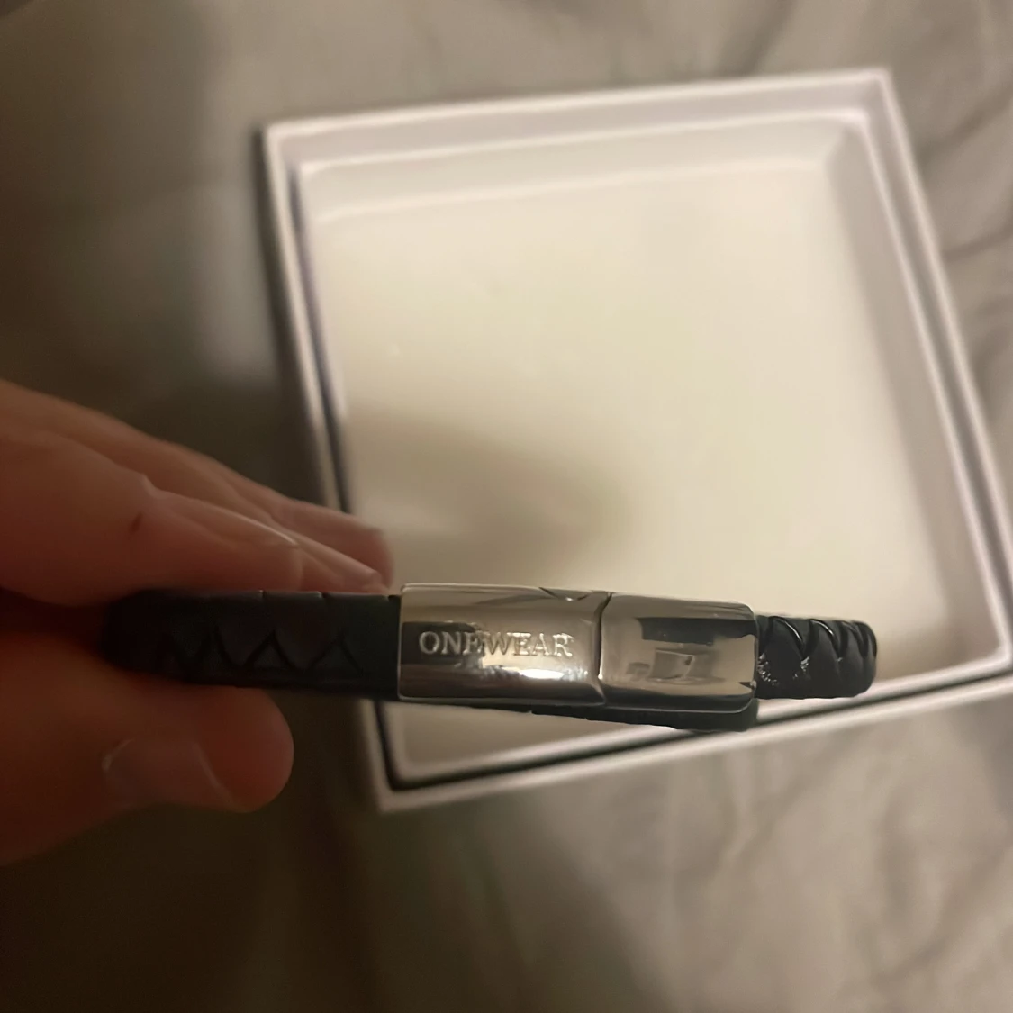 Svart armband från ONEWEAR - 2