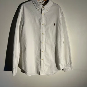 Ralph Lauren Shorta - Fet Ralph lauren shorta strl 14år/S kom DM för mer information!