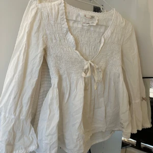 Odd molly blus -  Söt odd molly blus med trekvarts ärmar💘passar både xs och s