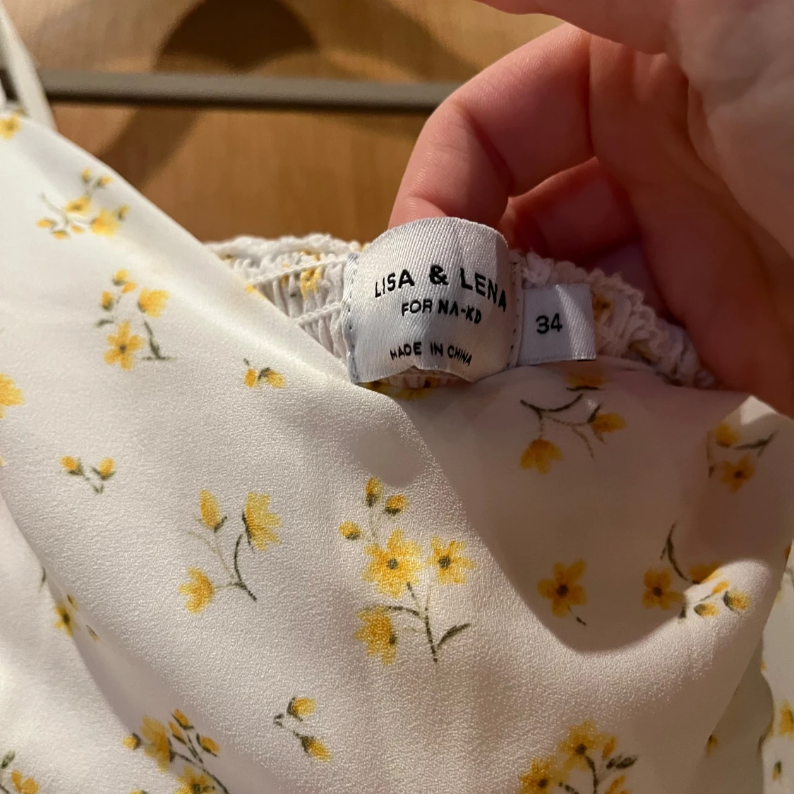 Vit blommig långklänning från NAKD💛 - 3